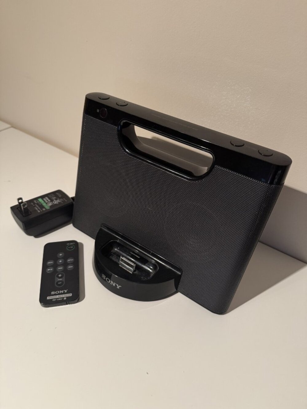 Sony Audio Docking System - Picture 2 of 4